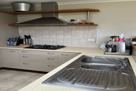 Photo of property in 1 Mcleod Place, Papamoa Beach, Papamoa, 3118