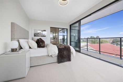 Photo of property in 1/6 Princes Street, Northcote Point, Auckland, 0627