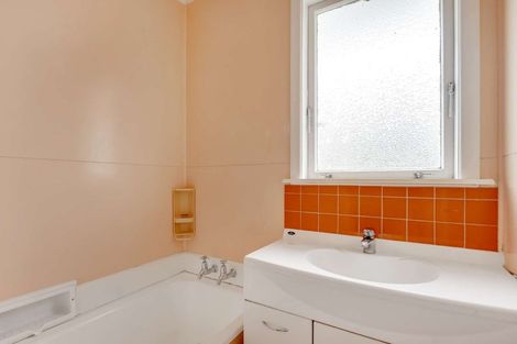 Photo of property in 73 Dalton Street, Outer Kaiti, Gisborne, 4010