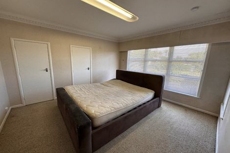 Photo of property in 9 Savoy Road, Glen Eden, Auckland, 0602