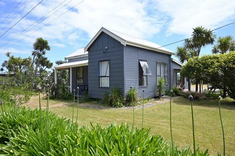 Photo of property in 33 Main Road, Hector, 7822