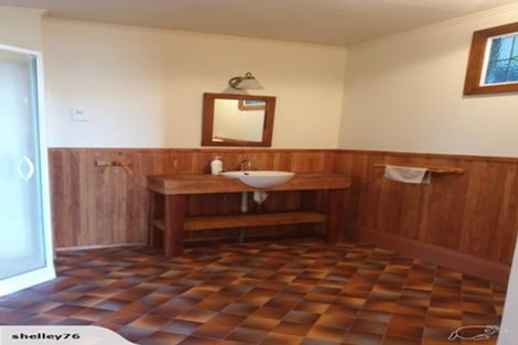 Photo of property in 27 Main Road, Owaka, 9535