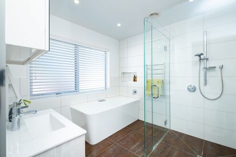 Photo of property in 60 Le Quesne Road, Bay View, Napier, 4104