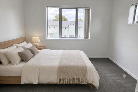 Photo of property in 9/6 John Jennings Drive, Oteha, Auckland, 0632