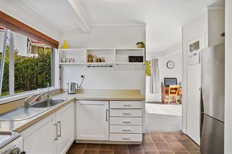 Photo of property in 2/99 Oaktree Avenue, Browns Bay, Auckland, 0630