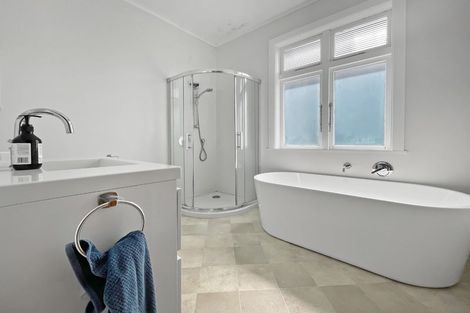 Photo of property in 25 Chamberlain Road, Karori, Wellington, 6012