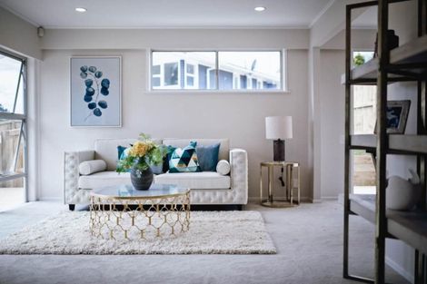 Photo of property in 31 Weatherly Road, Torbay, Auckland, 0630