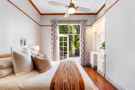 Photo of property in 18 Sealy Road, Bluff Hill, Napier, 4110