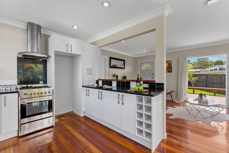 Photo of property in 1/5 Compton Street, Hillcrest, Auckland, 0627