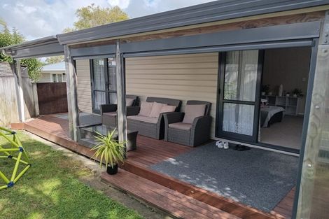 Photo of property in 2 Preston Avenue, Henderson, Auckland, 0610