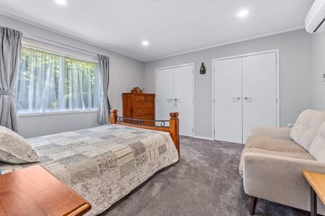 Photo of property in 18 Murano Place, Chatswood, Auckland, 0626