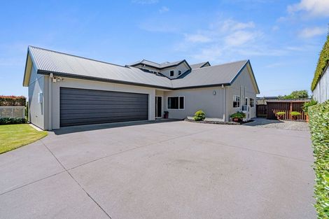 Photo of property in 10 Sampson Avenue, Waiwhakaiho, New Plymouth, 4312