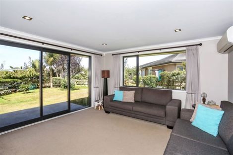 Photo of property in 32 Searle Drive, Patumahoe, Pukekohe, 2679