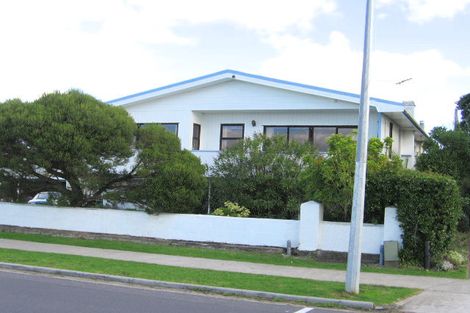 Photo of property in 18 The Esplanade, Eastern Beach, Auckland, 2012