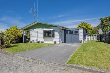 Photo of property in 30 Simcox Street, Otaki Beach, Otaki, 5512