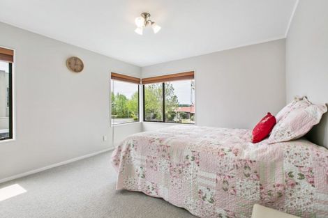 Photo of property in 63 Marina View Drive, West Harbour, Auckland, 0618