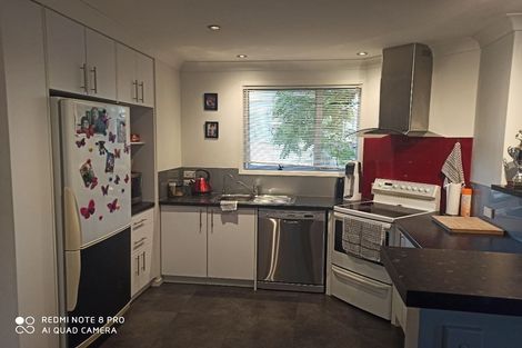 Photo of property in 6 Camphora Place, Ranui, Auckland, 0612