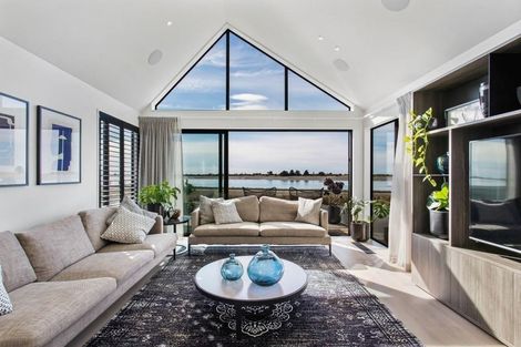 Photo of property in 27 Beachville Road, Redcliffs, Christchurch, 8081