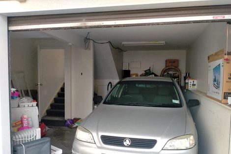 Photo of property in 35 Macdonald Crescent, Te Aro, Wellington, 6011