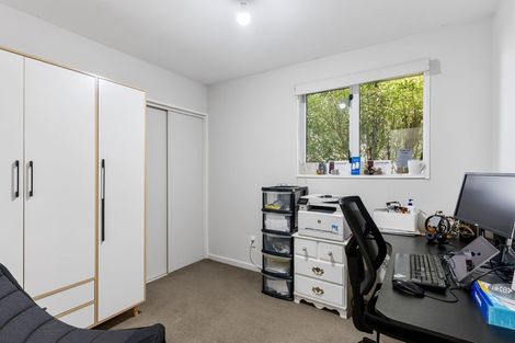 Photo of property in 16 Kruse Place, Redwood, Christchurch, 8051