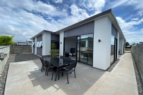 Photo of property in 17 Te Aranga Drive, Papamoa Beach, Papamoa, 3118