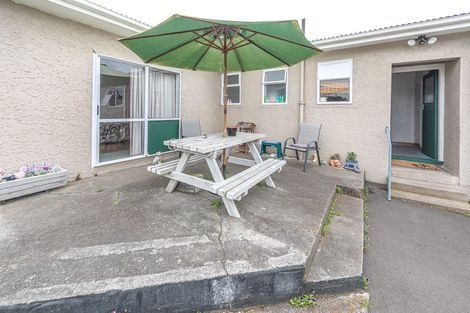 Photo of property in 22 Egmont Street, Castlecliff, Whanganui, 4501