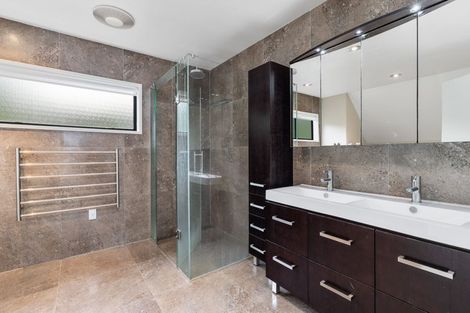 Photo of property in 28 Penguin Drive, Murrays Bay, Auckland, 0630