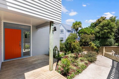 Photo of property in 32 Mandalay Terrace, Khandallah, Wellington, 6035