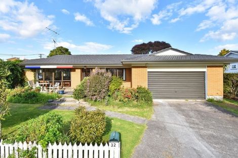 Photo of property in 1/32 Queen Street, Papakura, 2110