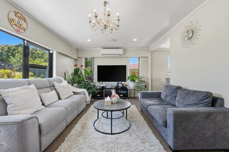 Photo of property in 69 Holmes Road, Manurewa, Auckland, 2102