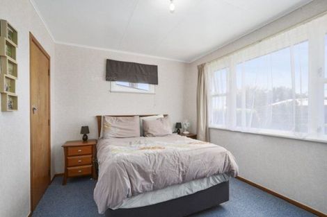 Photo of property in 6 Tararua Terrace, Cloverlea, Palmerston North, 4412