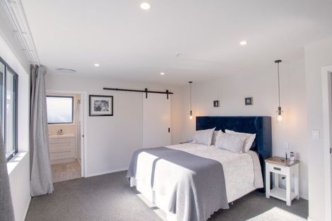 Photo of property in 18 Park Street, Winton, 9720