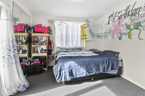 Photo of property in 10a Cambridge Road, Manurewa, Auckland, 2102