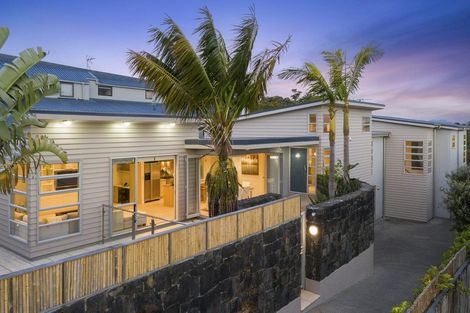 Photo of property in 7 Vaughan Crescent, Murrays Bay, Auckland, 0630