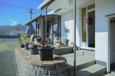 Photo of property in 74 Hall Street, Cobden, Greymouth, 7802