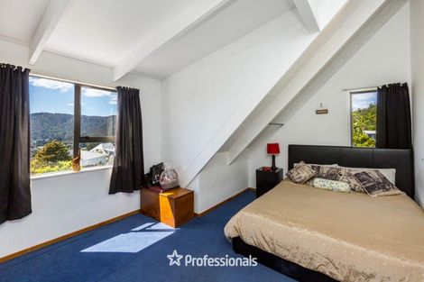 Photo of property in 2 Fenchurch Grove, Stokes Valley, Lower Hutt, 5019