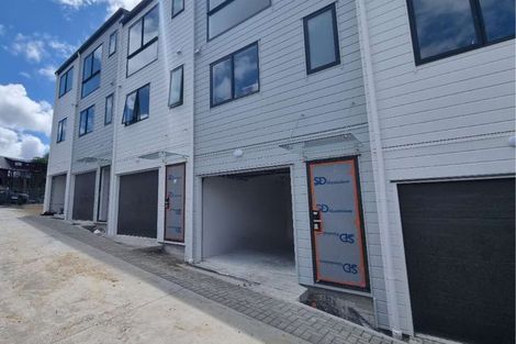 Photo of property in 1/11 Kayle Glen, West Harbour, Auckland, 0618