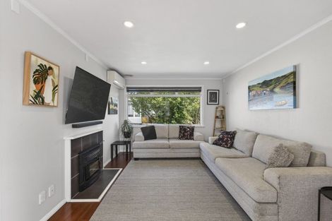 Photo of property in 10 Holford Street, Westown, New Plymouth, 4310