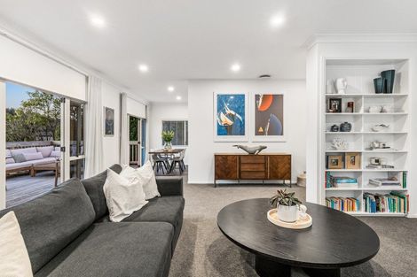 Photo of property in 4 Redfern Lane, Glenfield, Auckland, 0629