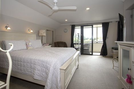 Photo of property in 35 Honeysuckle Lane, Ohauiti, Tauranga, 3112