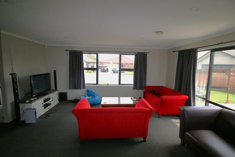 Photo of property in 2 Angelina Way, Kelvin Grove, Palmerston North, 4414