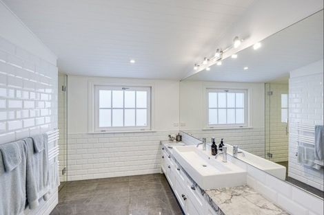 Photo of property in 59 Busby Hill, Havelock North, 4130