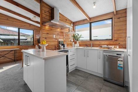 Photo of property in 1/49 Larnoch Road, Henderson, Auckland, 0610