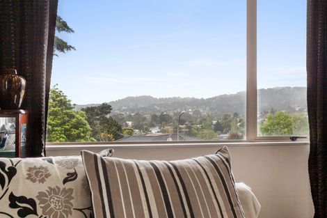 Photo of property in 1 Shah Place, Glen Eden, Auckland, 0602