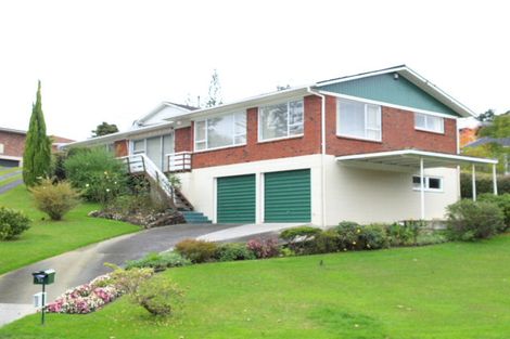 Photo of property in 15 Liston Crescent, Cockle Bay, Auckland, 2014