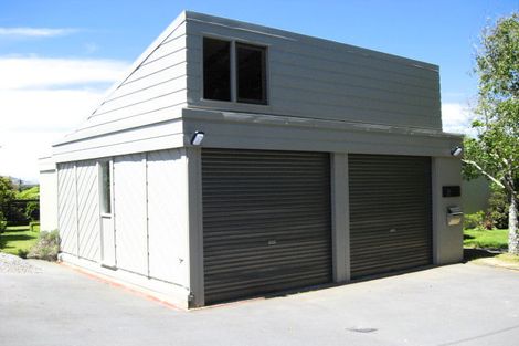 Photo of property in 71 Nicholson Road, Khandallah, Wellington, 6035