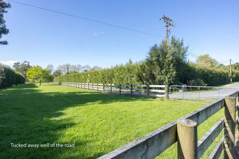 Photo of property in 11 Taupaki Road, Taupaki, 0782