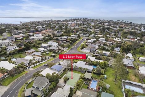 Photo of property in 1/2 Salem Place, Torbay, Auckland, 0630