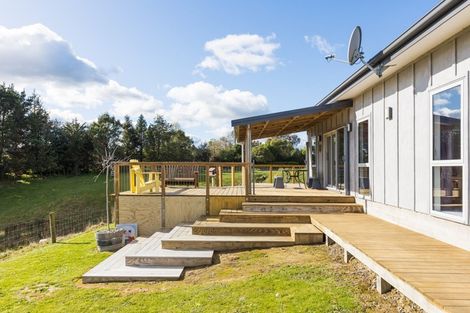 Photo of property in 74 Polson Hill Drive, Aokautere, Palmerston North, 4471