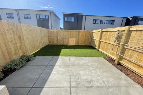 Photo of property in 9 Kaokao Lane, Mangere, Auckland, 2022